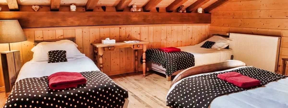 Spacious triple bedroom in Ski Chalet Le Prele