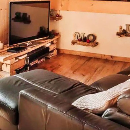 Chalet Le Prele has a separate TV area