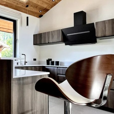 Amazing kitchen with its sitting area